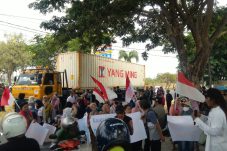 Warga Pranti Geruduk BPN Sidoarjo, Tuntut Sertifikat Tanah Segera Terbit