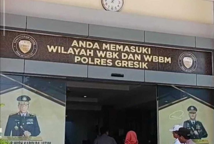 Kapolres Gresik Lihat Langsung Korban Menangis Karena Diperas DC Pinjol