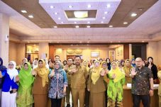 Melalui Bunda Puspa Bupati Gresik Dorong Perempuan Berdaya dan Mandiri