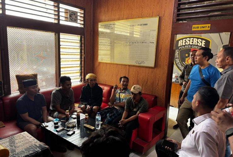 Polres Gresik Tangkap 14 Orang Beli Pertalite Pakai Motor Tangki Modifikasi