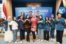 Senator Lia – Unair Gembleng Mahasiswa Melek Politik !
